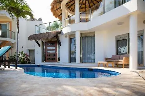 Villa Xaman Ha 14- Playacar- Phase I